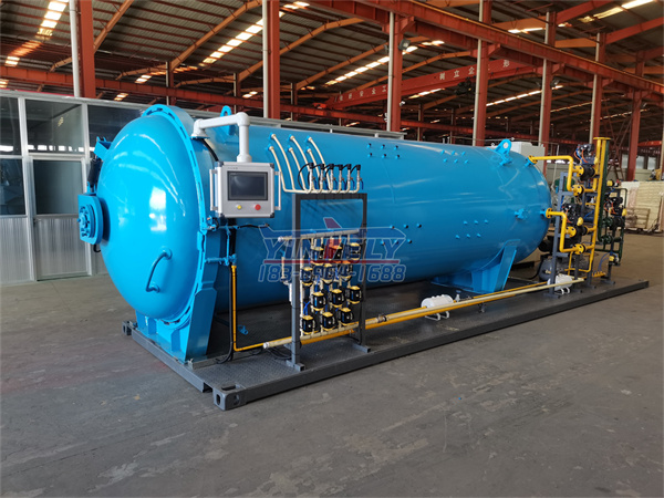 <b>1.5米*5米全自動(dòng)體育用品熱壓罐</b>